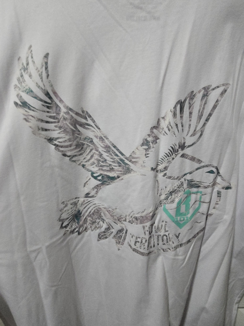 Men's White Short-Sleeve Graphic Tee with Flying Goose Motif
